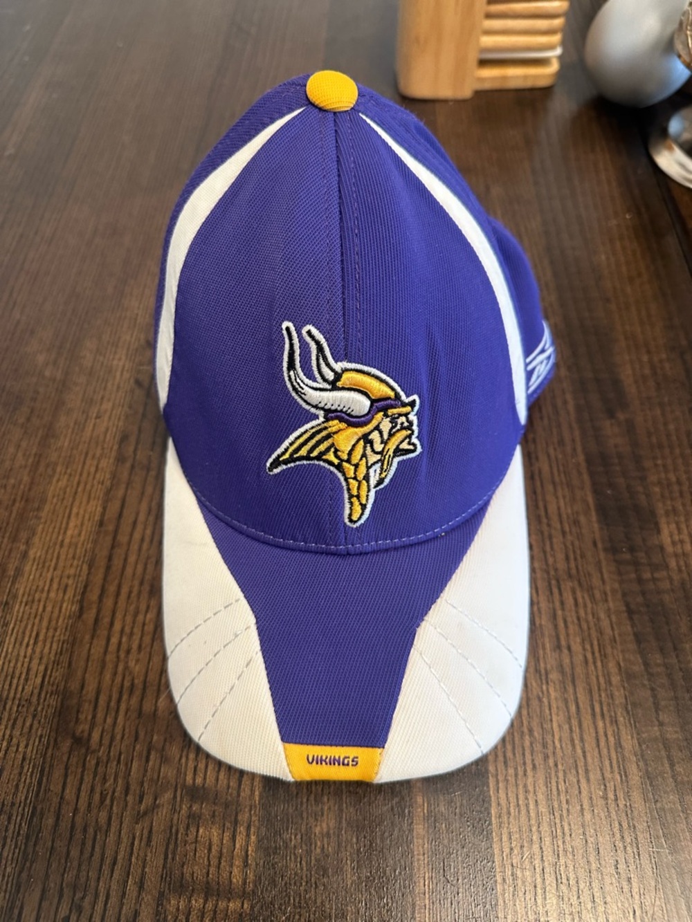 Vintage Reebok Minnesota Vikings Youth Hat NFL Equipment Sideline Purple Cap Kid